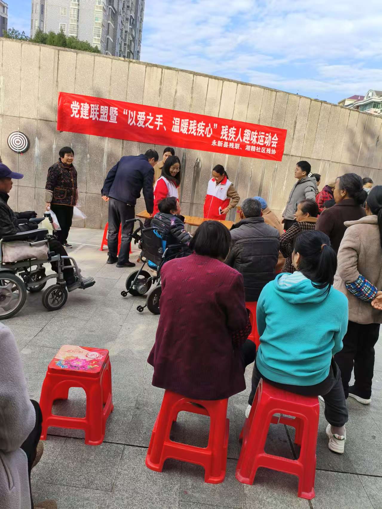 纽卡斯尔联球迷组织慈善活动，回馈社区的简单介绍