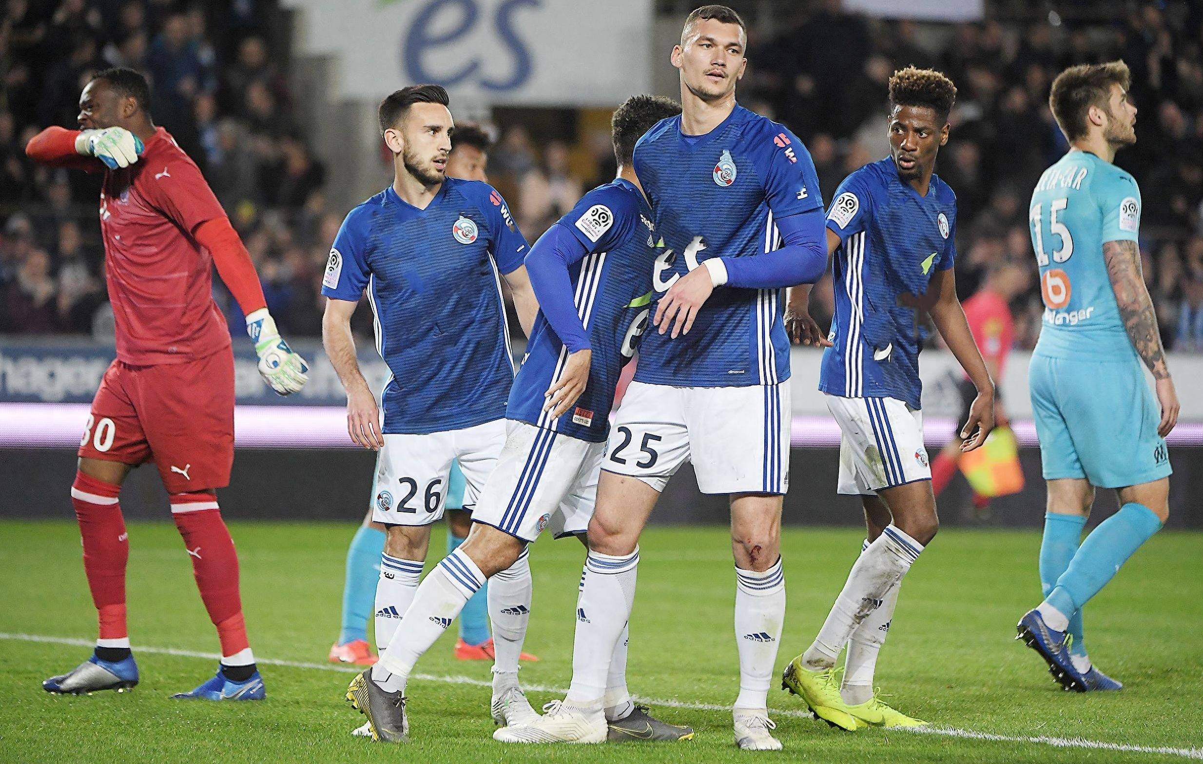 包含马赛足球俱乐部与斯特拉斯堡队将较量的词条