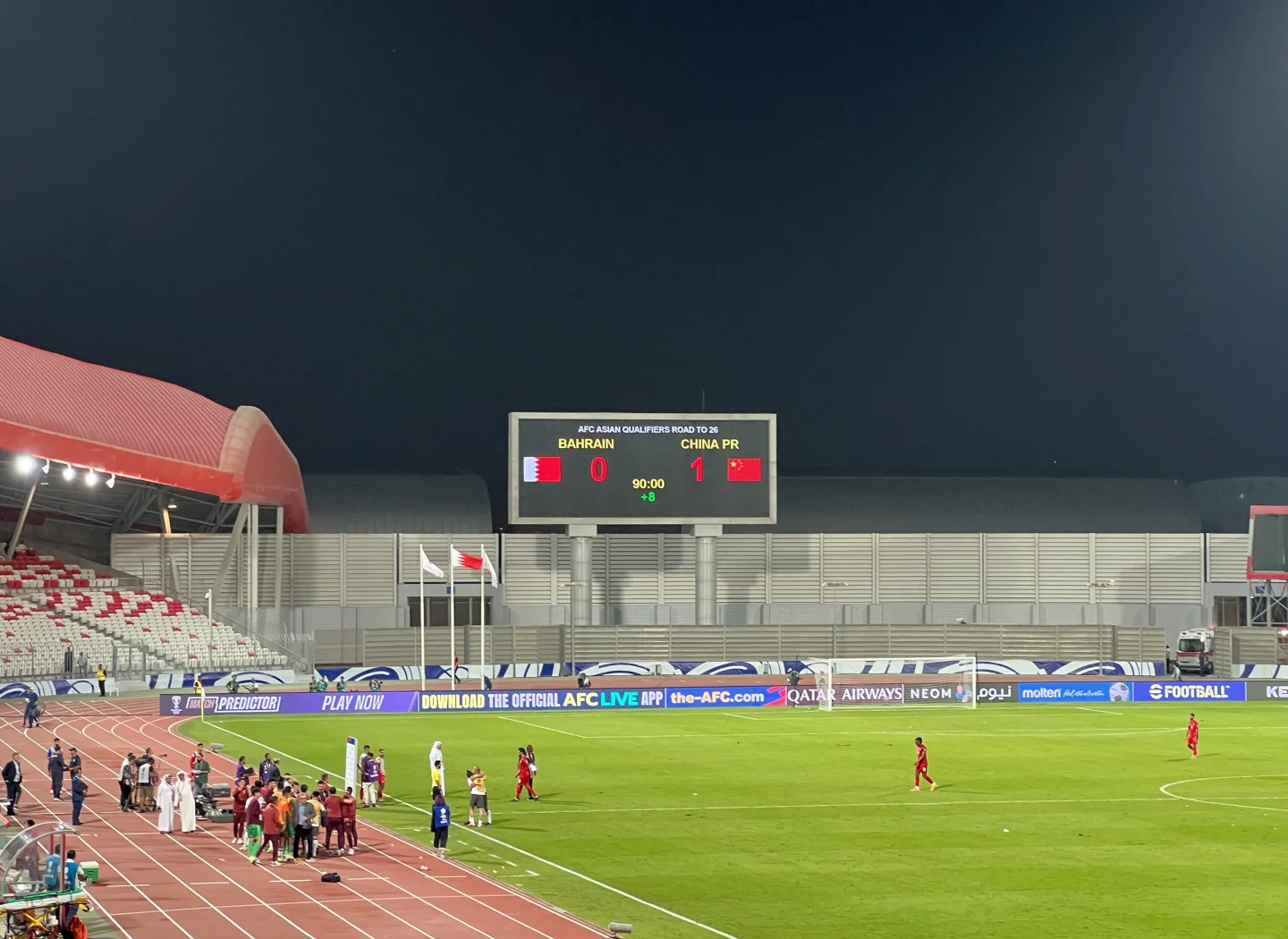 激烈比赛中的精彩瞬间令人心潮澎湃