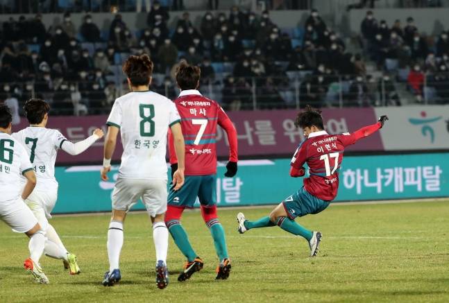 开云体育app-瓦拉多利德主场一球小胜，保持压力的简单介绍