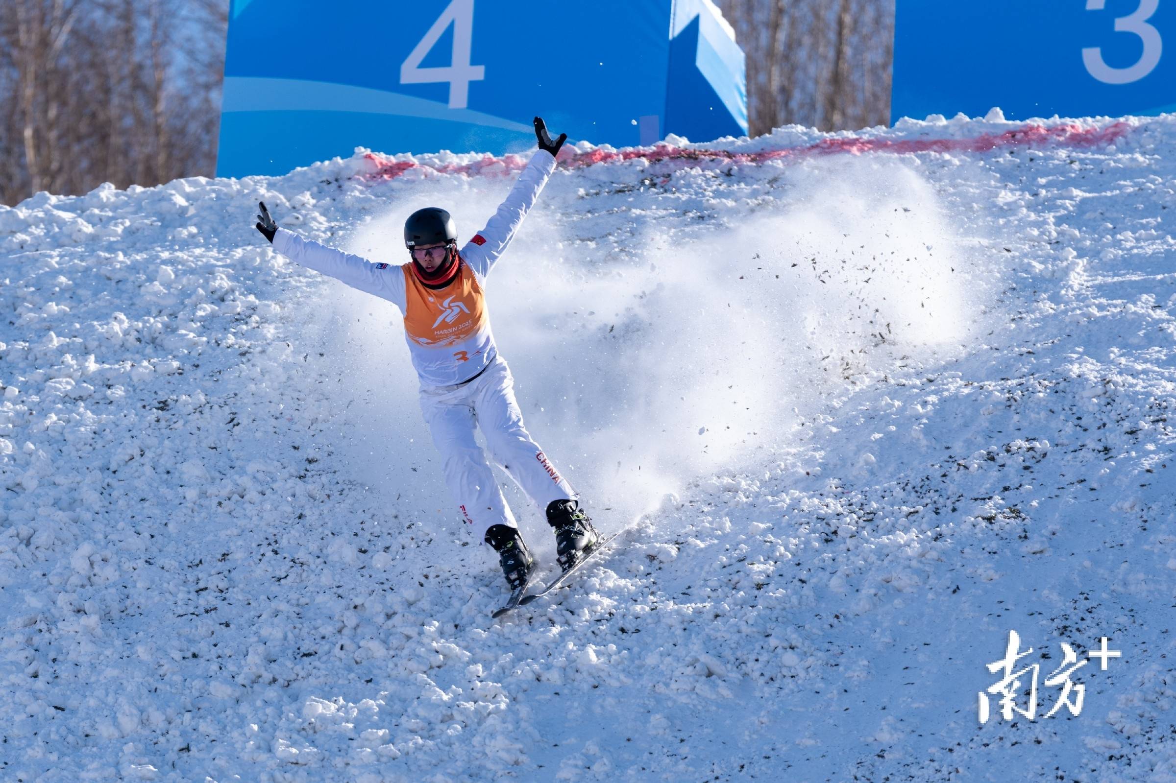 奥地利选手在滑雪比赛中勇夺金牌