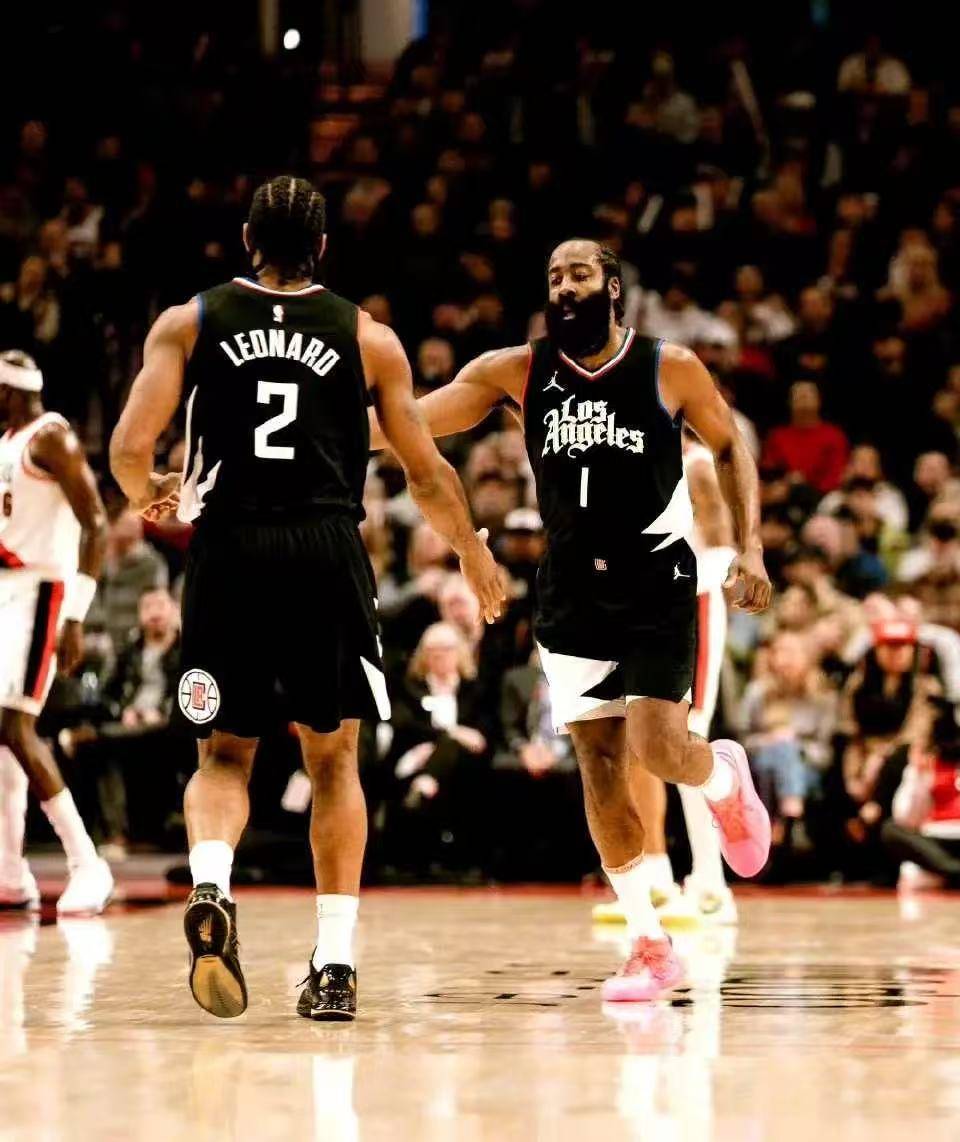 开云体育官网-关于西部快船队再次成功逆袭，取得胜利的信息