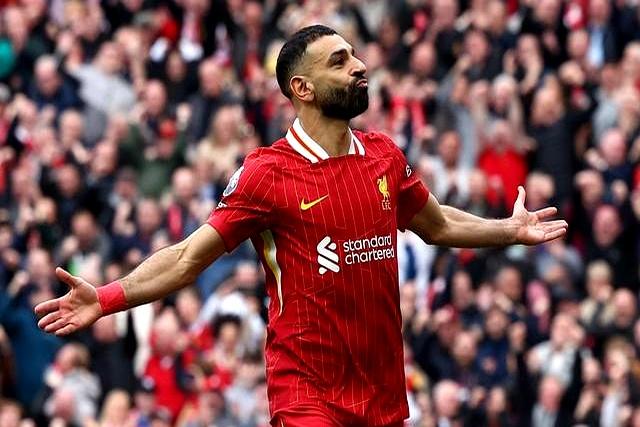 利物浦绝杀西汉姆，紧追曼城