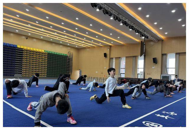 开云体育登录入口-包含马耳他球员努力冲刺，为国家荣誉全力以赴的词条