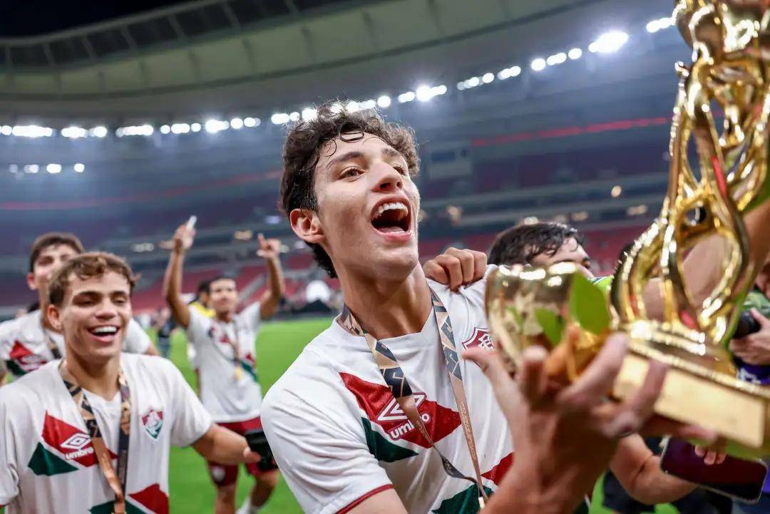 开云体育-包含全球足球界将目光聚焦在冠军杯赛事上的词条