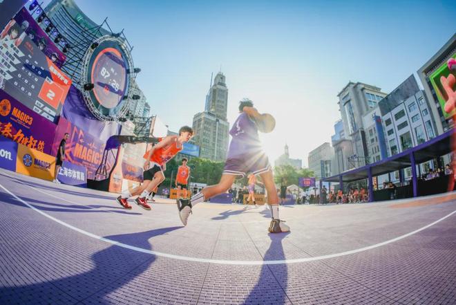 技巧与团队合作的巅峰对决,篮球场上的风云变幻 技巧与团队合作的巅峰对决,篮球场上的风云变幻