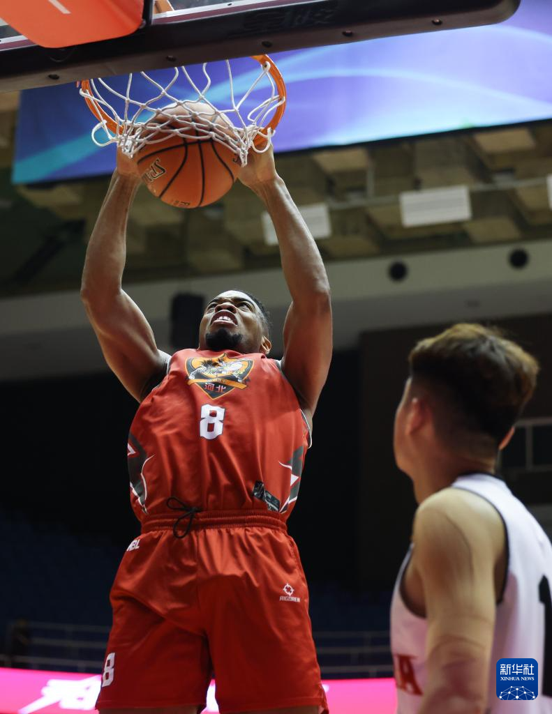 关于篮球联赛中出现惊心动魄的绝杀一战的信息