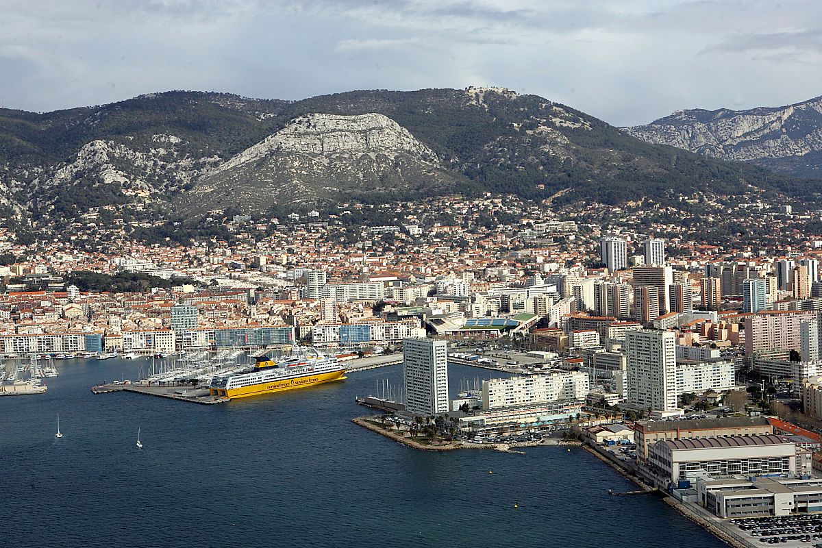 开云体育在线-瓦朗谢纳与昂热对决,双方实力均衡的简单介绍