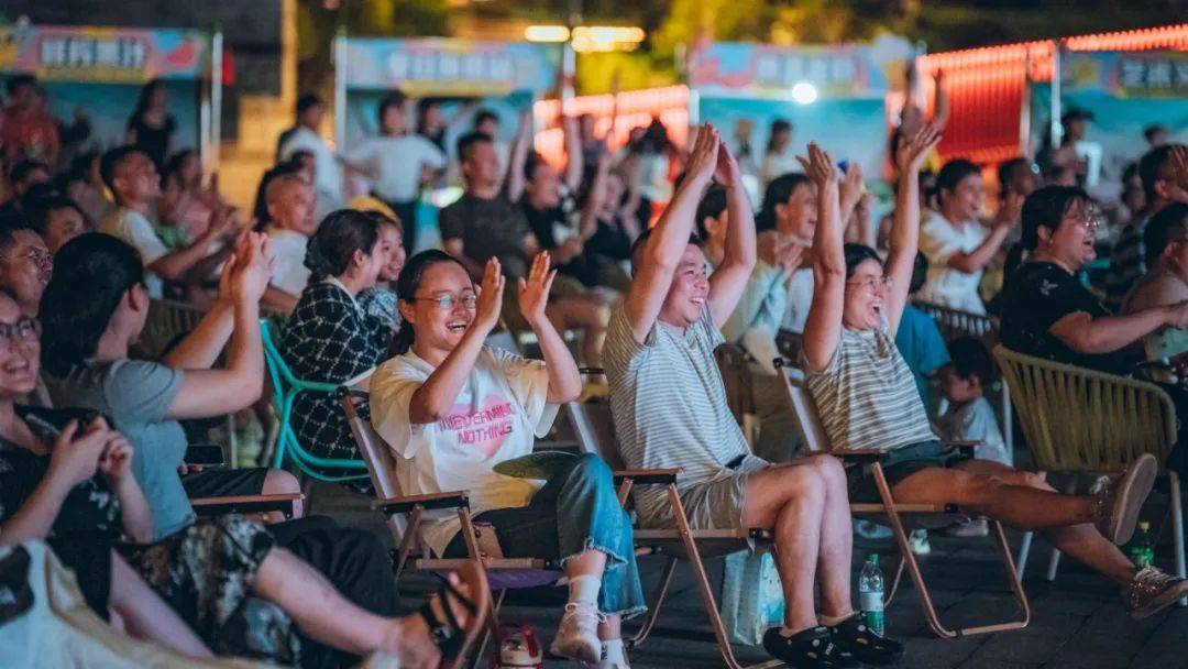 开云体育官方登录入口-包含火热比赛展开，观众沸腾欢呼的词条