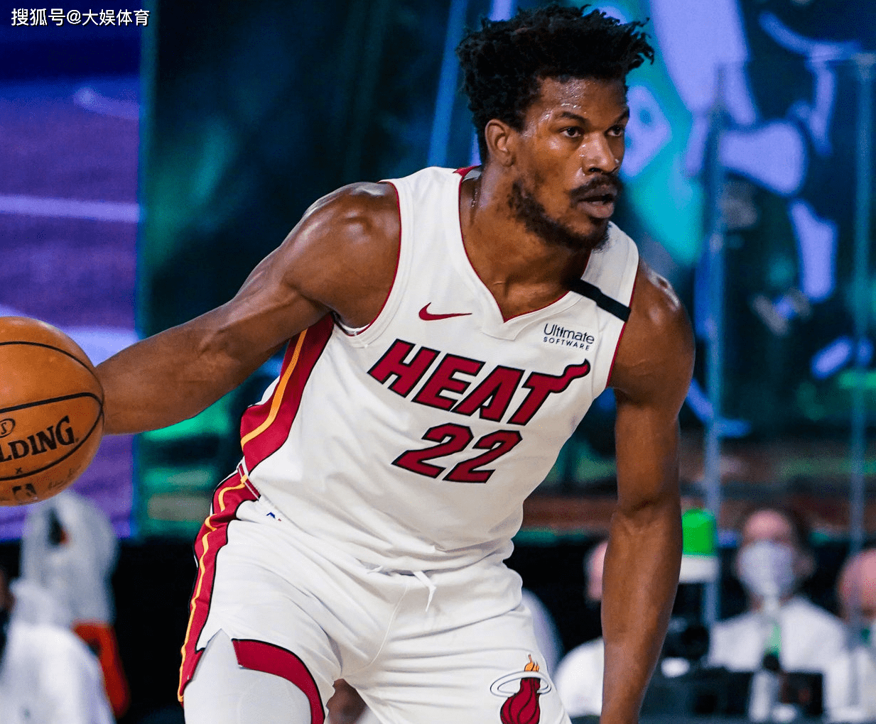 热火大胜篮网，取得系列赛优势