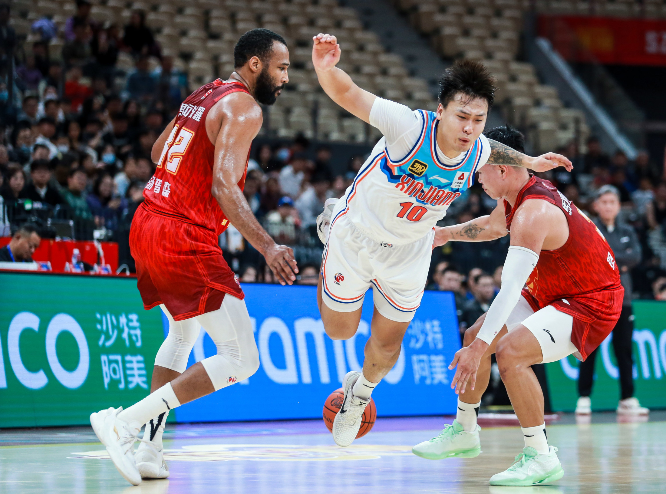 包含新疆队击溃强敌,再迎挑战斗志昂扬的词条 包含新疆队击溃强敌,再迎挑战斗志昂扬的词条