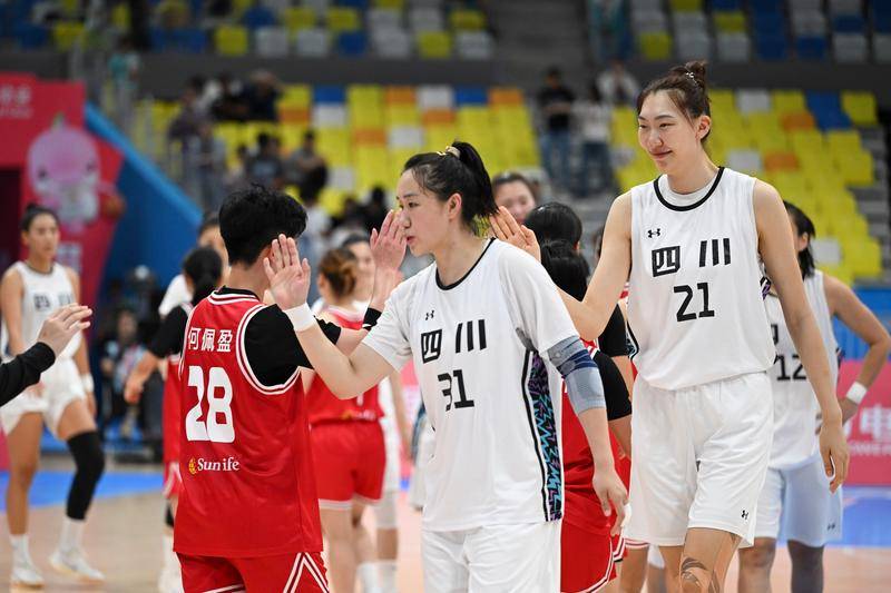 山西女篮轻取对手，全面占据优势