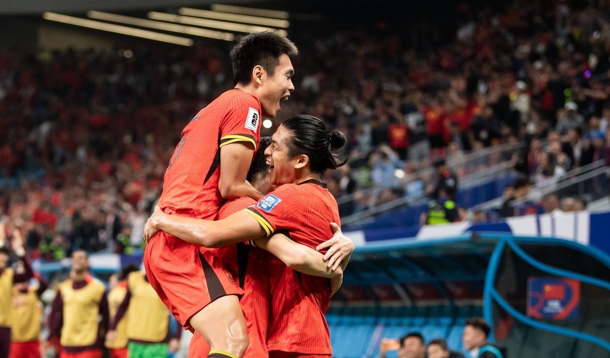 关于激烈比拼:国内足球联赛双方展开大战的信息 关于激烈比拼:国内足球联赛双方展开大战的信息