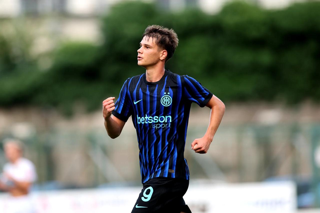 包含摩尔多瓦国家队战平克服对手进入半决赛的词条