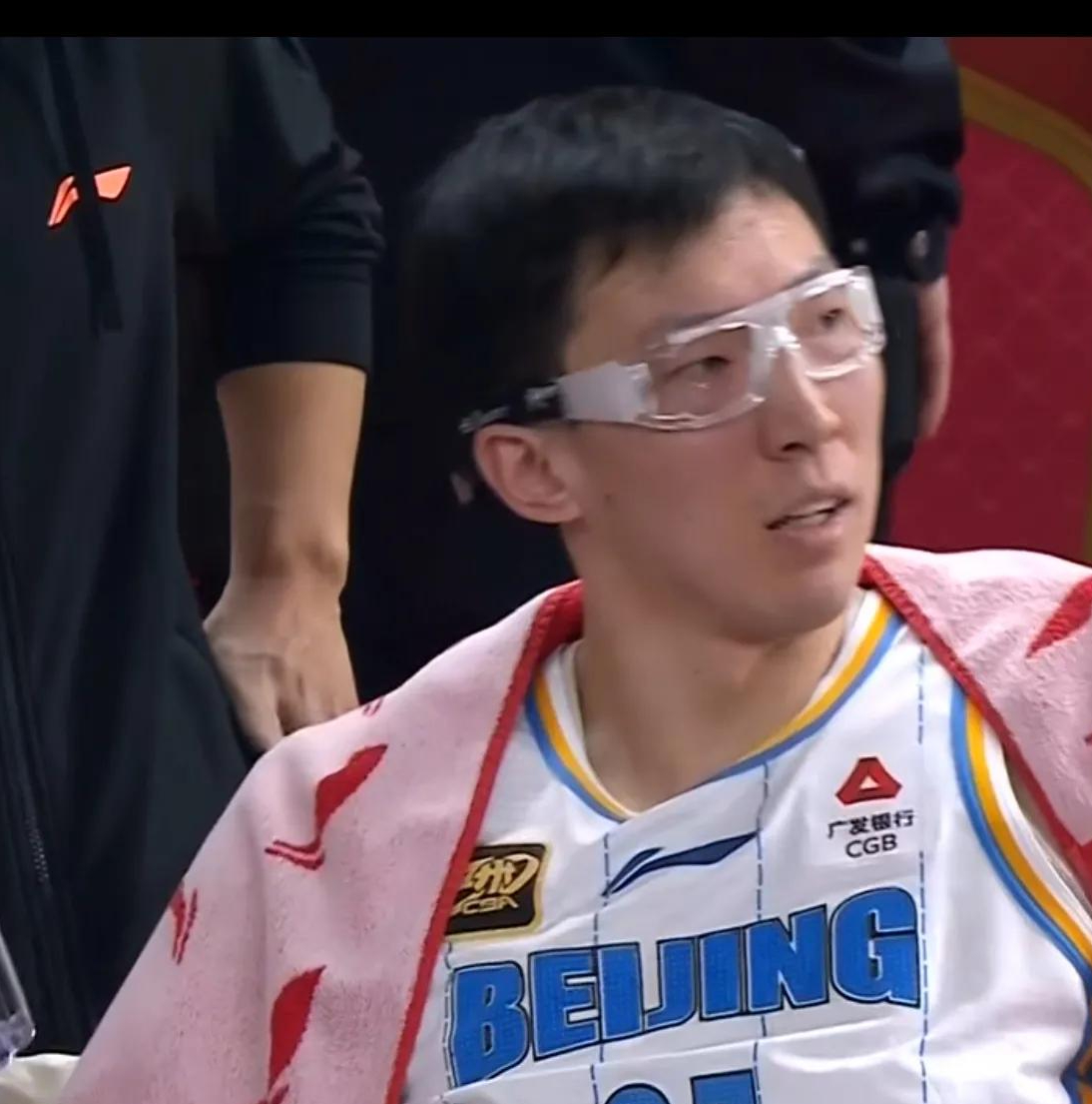 开云体育-周琦表现惊艳，再次成为焦点人物的简单介绍