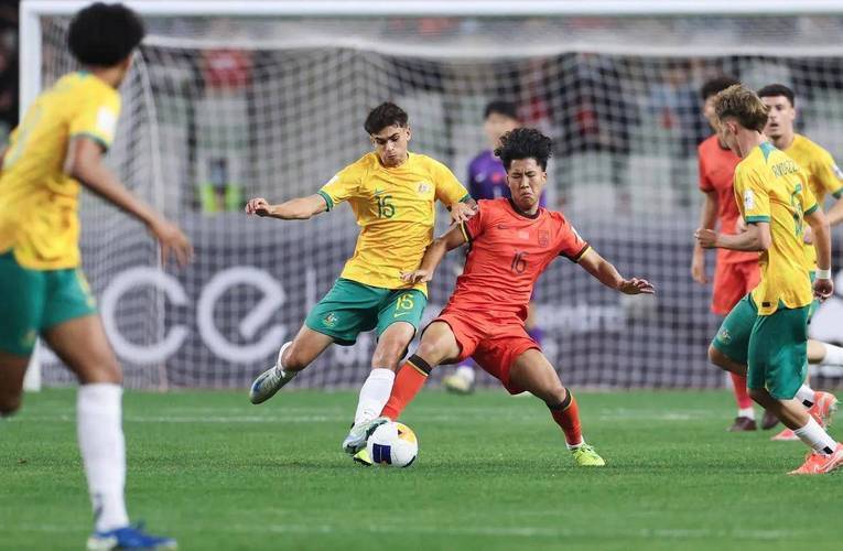 开云体育官网-非洲国家杯赛事中的激烈竞争