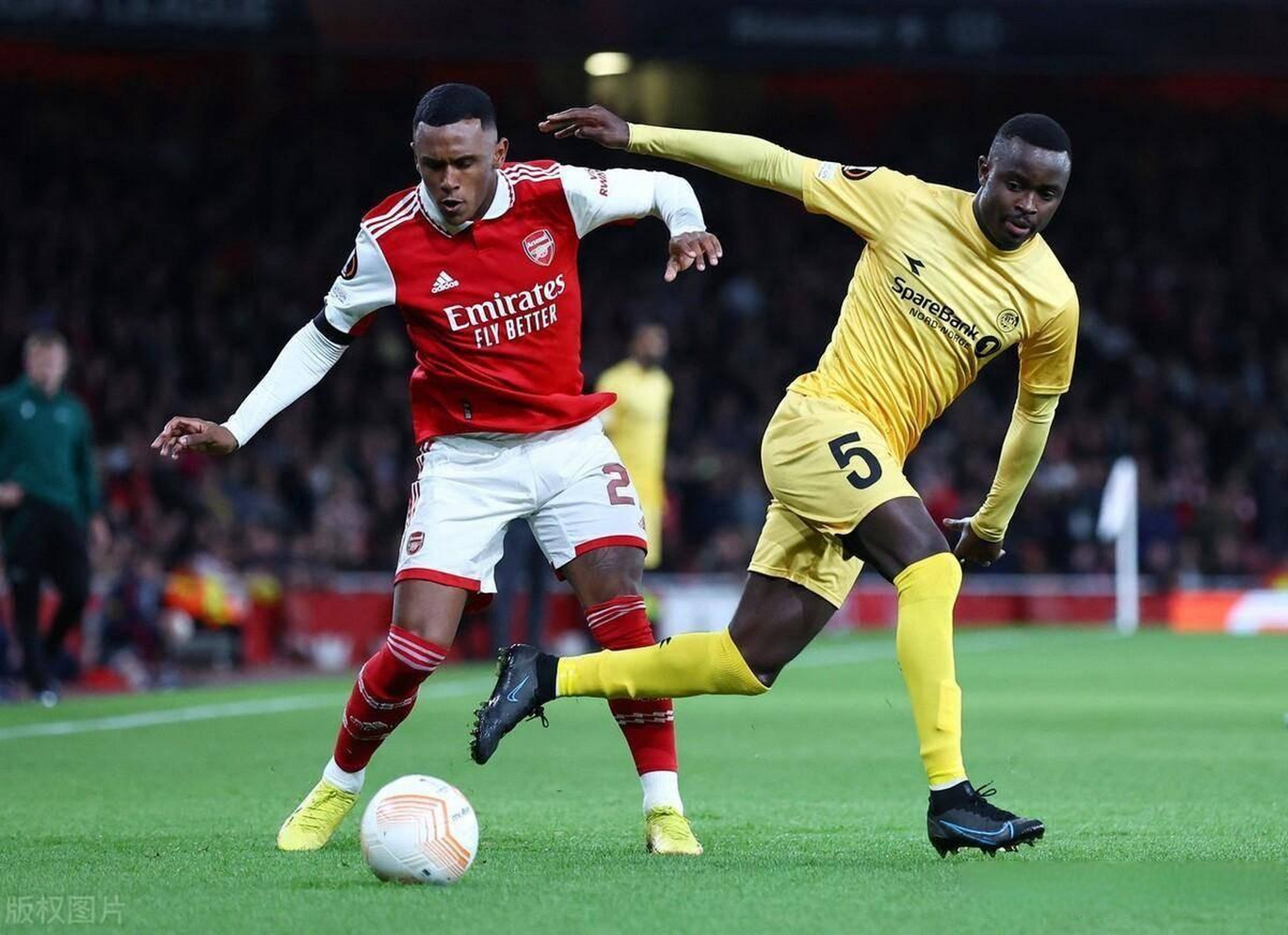 狼队主场战胜劲旅，获得可贵三分